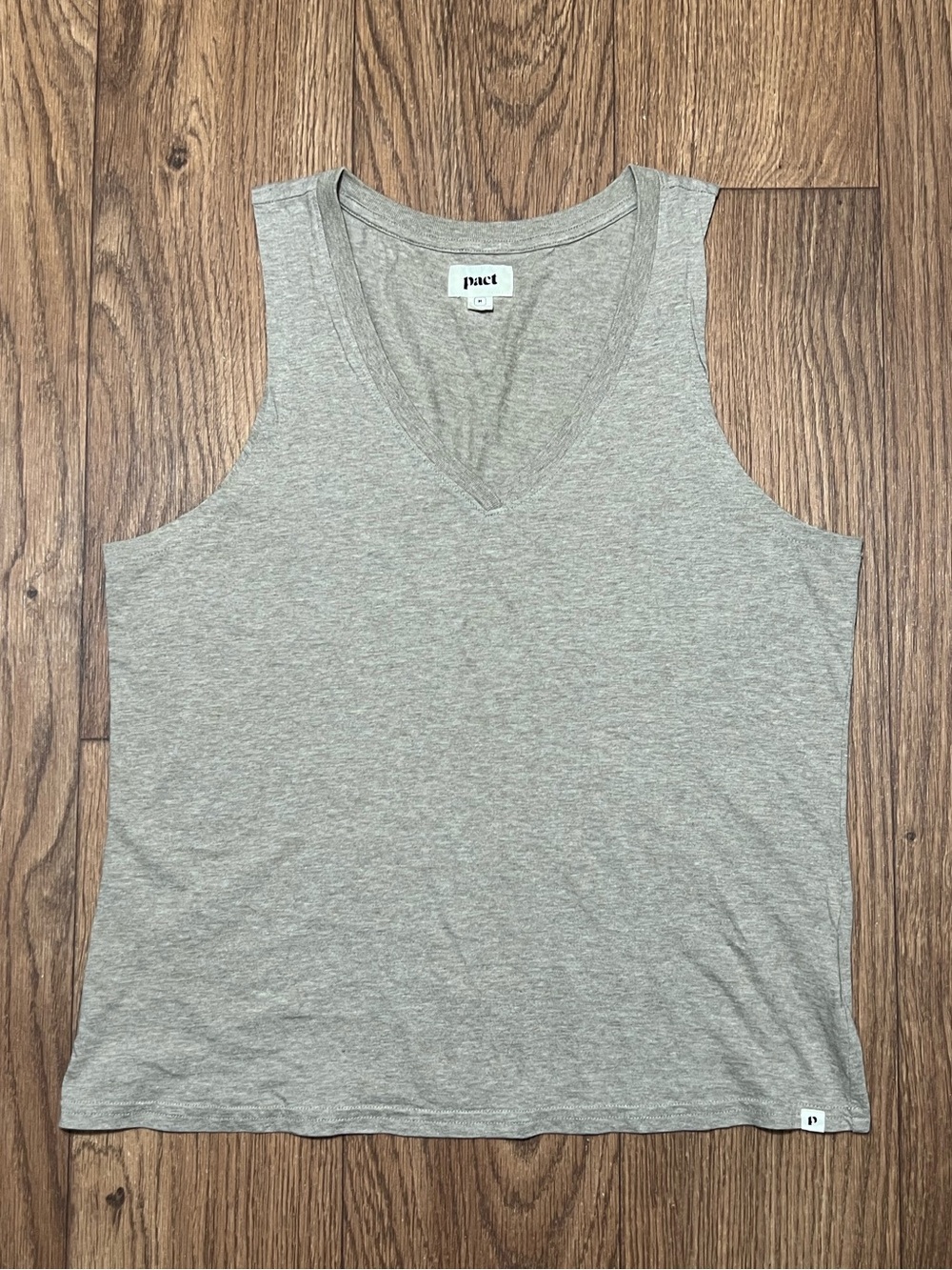 Pact Women's Organic Cotton V-Neck Tank Top Size Medium Heathered Brown Color